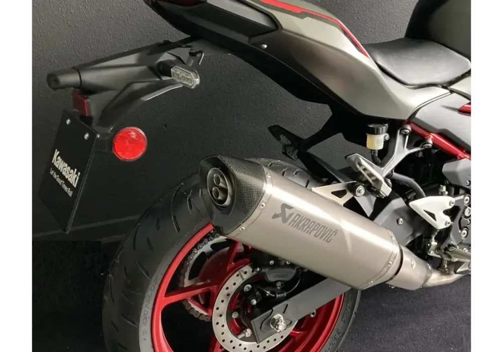 Ile kosztuje wydech Akrapovic? Sprawdź ceny i oszczędź na zakupie!
