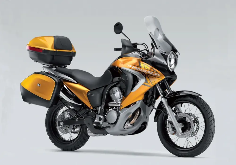 Honda Transalp 700 – liczby, które mówią więcej niż nazwa
