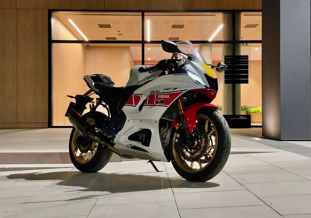 Yamaha R7 - Czy to sportowy motocykl dla Ciebie?
