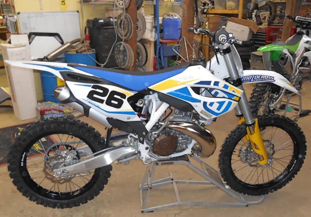 Husqvarna 250 4T Enduro: wady, zalety, opinie i porównanie z konkurencją