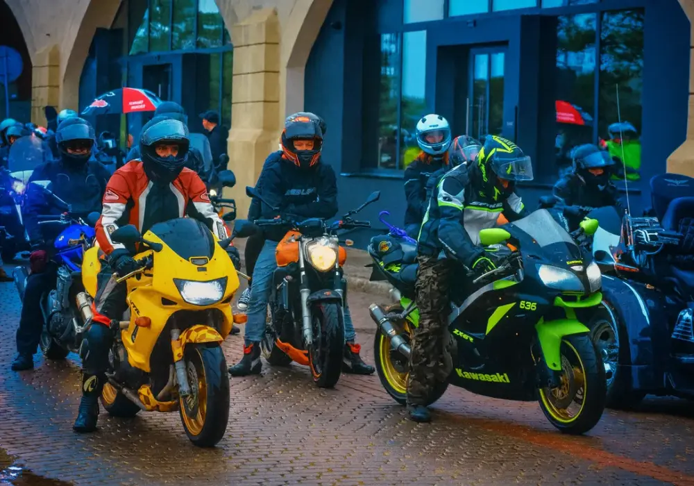 Kiedy zaczyna się sezon motocyklowy? Sprawdź daty i warunki!