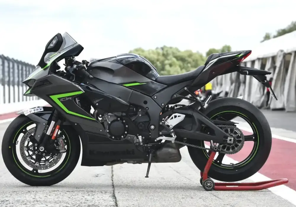 Kawasaki ZX-10R - Dane techniczne i prawdziwy charakter