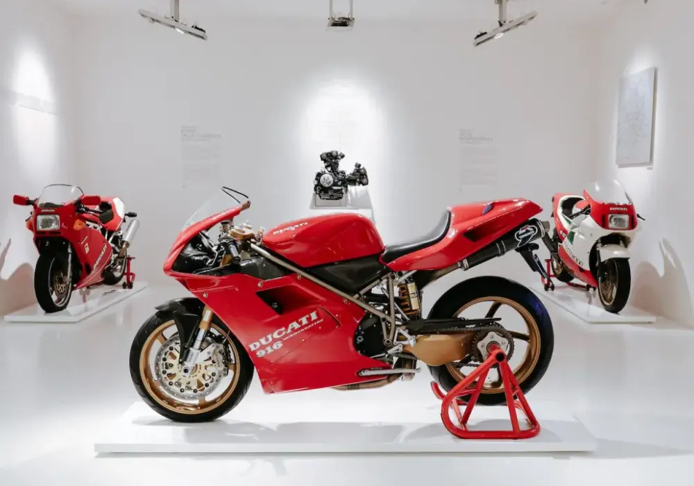 Ducati 916 - Legenda, która wciąż jeździ? Sprawdź!