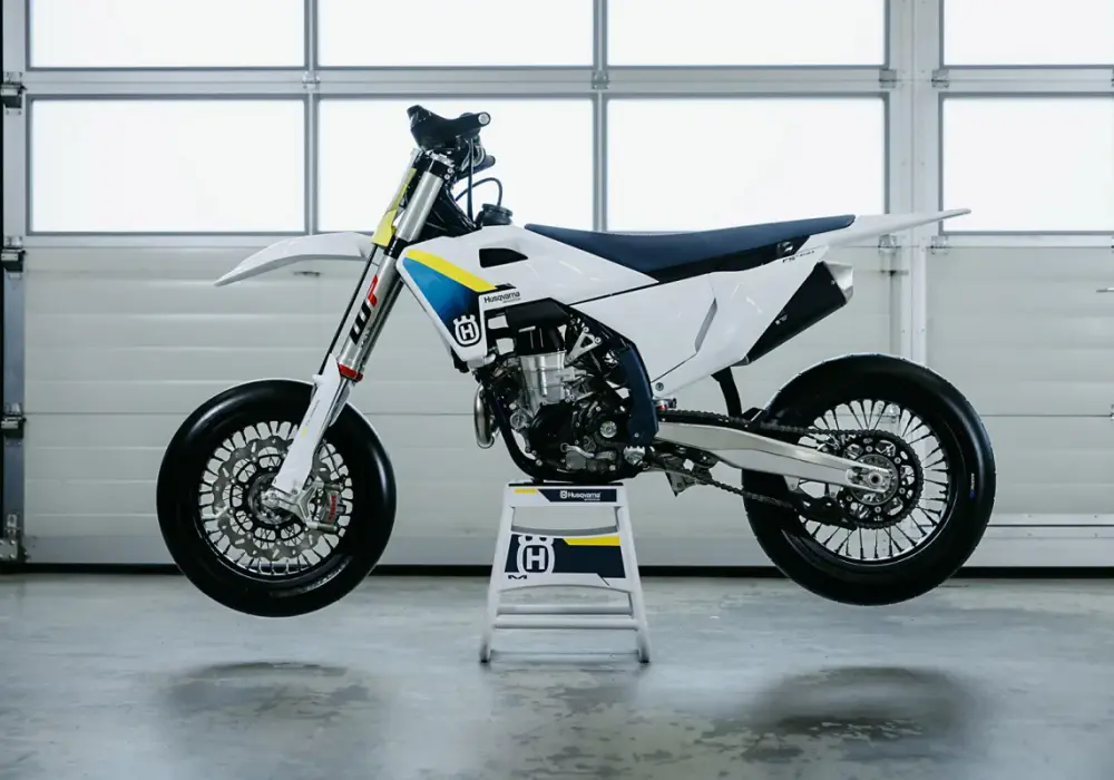 Husqvarna 125 supermoto - porównanie modeli i ich osiągi w praktyce