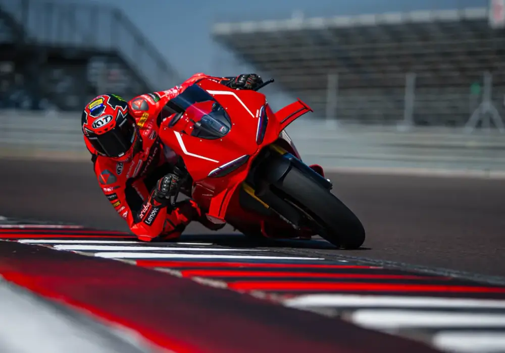 Ducati Panigale V4 - Czy to superbike dla Ciebie?