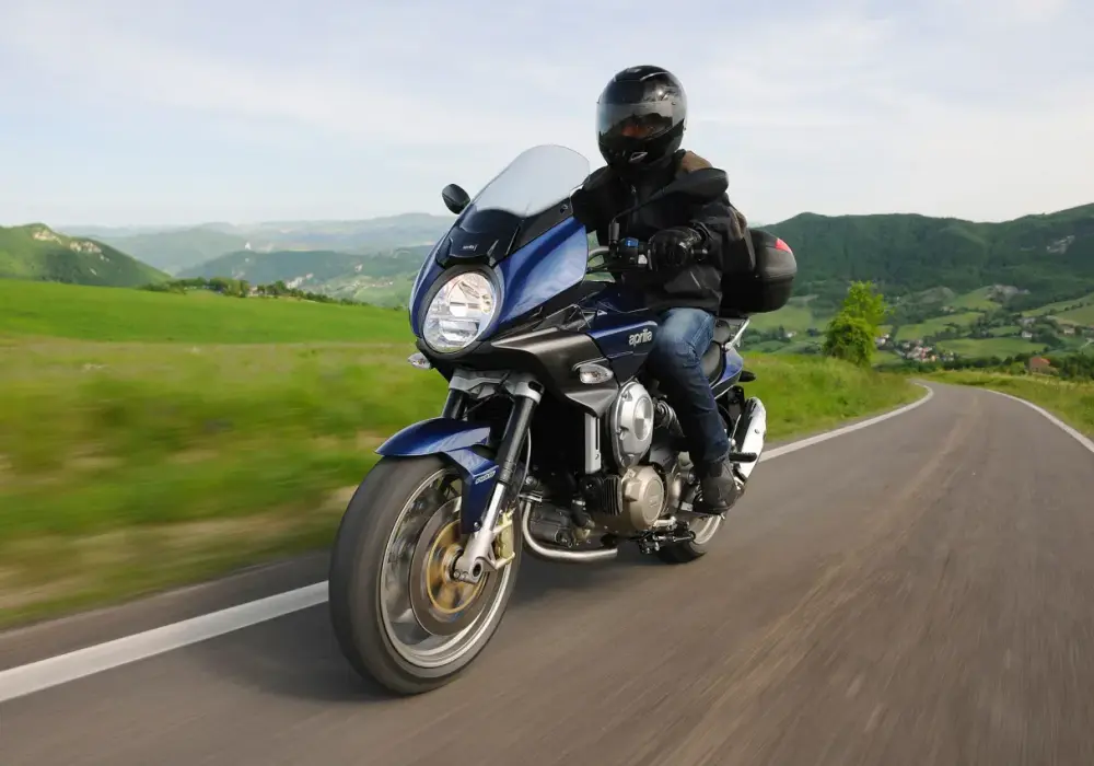 Motocykle szosowo-turystyczne - Jak wybrać idealny model?
