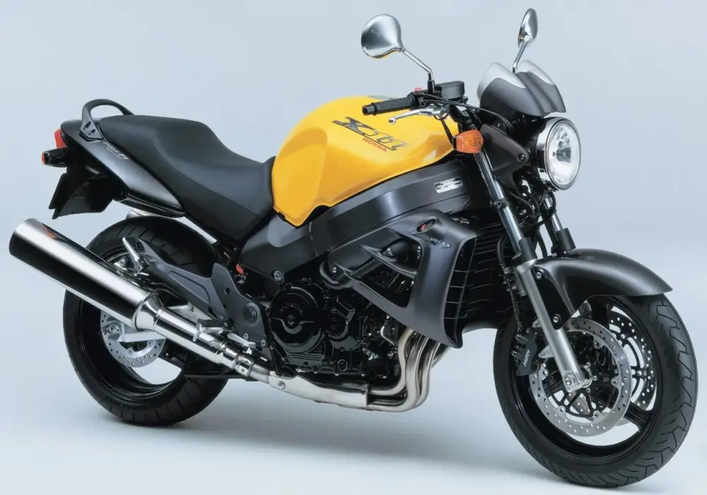 Honda X11 - Czy ten naked bike to nadal dobry wybór?