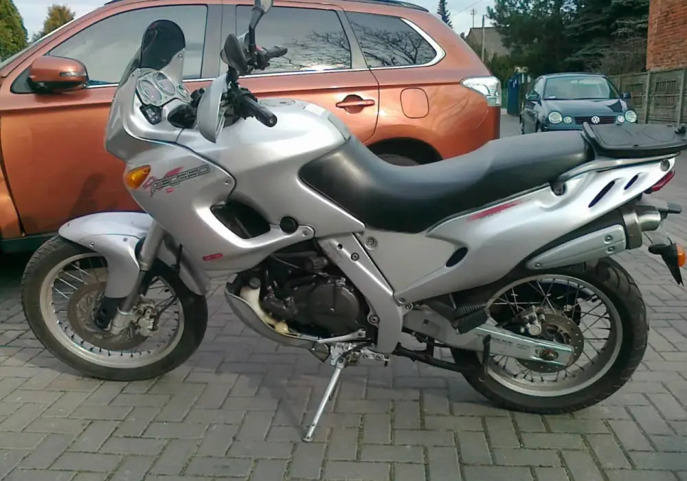 Aprilia Pegaso - Czy to lekkie enduro ma sens? Poradnik kupującego
