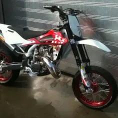 Husqvarna WR 125 Supermoto: wszystko, co musisz wiedzieć przed zakupem