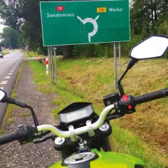 Najlepsze trasy motocyklowe wokół Warszawy: malownicze drogi i praktyczne porady