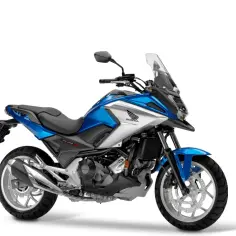 Niebiesko-srebrny, ekonomiczny motocykl turystyczny Honda NC750X gotowy na przygodę.