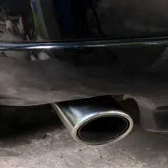 Dziura w wydechu objawy - jak je rozpoznać i uniknąć kosztów naprawy