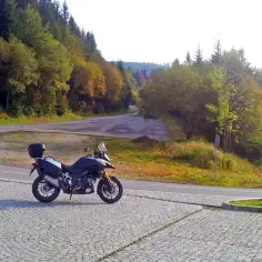 Najlepsze trasy motocyklowe na Śląsku: atrakcje, bezpieczeństwo i praktyczne porady