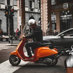 Ile kosztuje przerejestrowanie motoroweru? Sprawdź, by uniknąć nieprzyjemności