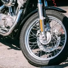Jakie ciśnienie w oponach motocyklowych zapewni bezpieczeństwo i komfort?