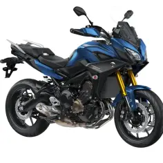 Niebieski motocykl Yamaha Tracer 900 GT. Poznaj jego yamaha tracer 900 dane techniczne i możliwości.