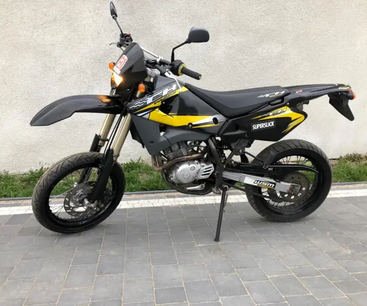 Husqvarna 125 4T - pełna specyfikacja i porównanie z innymi modelami