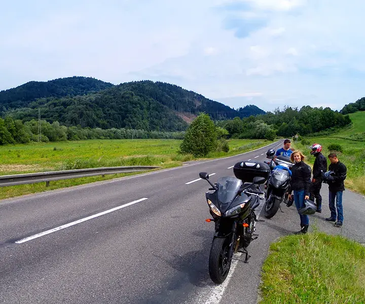Najlepsze trasy motocyklowe w Małopolsce: planuj przejazd bez niespodzianek