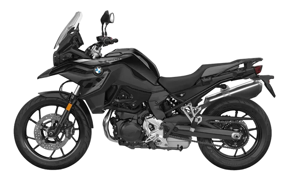 Czarny motocykl BMW F800 GS Adventure gotowy na przygodę.
