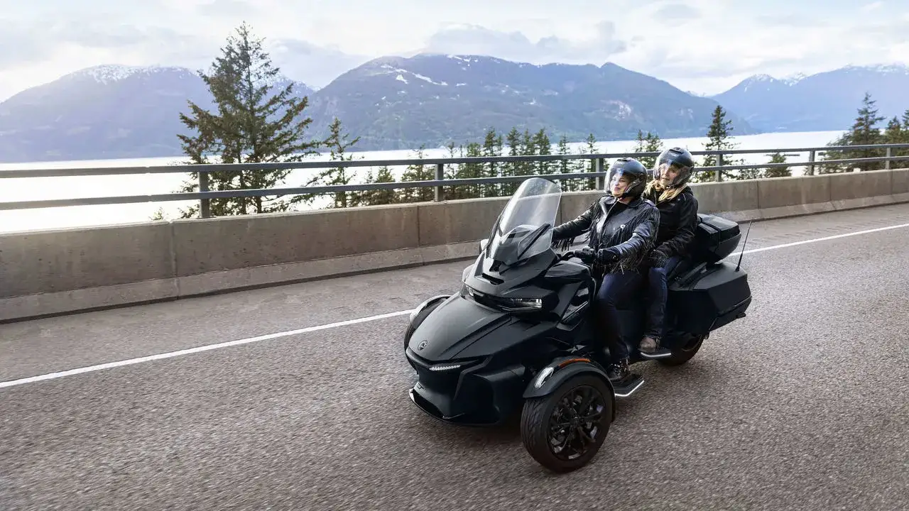 Zdjęcie Najlepsze trasy motocyklowe w Słowacji – odkryj ukryte skarby