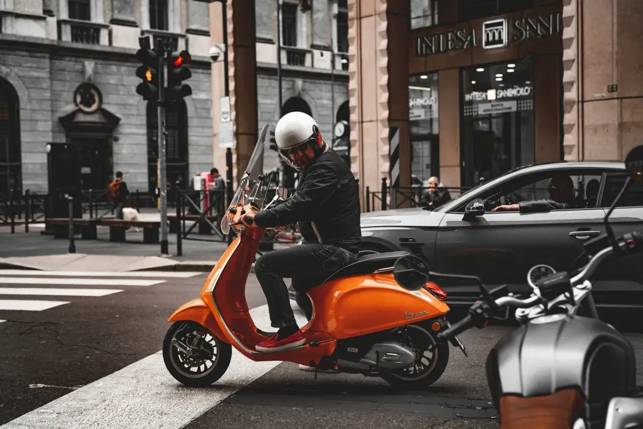 Zdjęcie Czy motorower trzeba rejestrować? Poznaj ważne przepisy i koszty