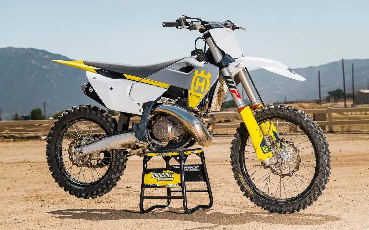 Zdjęcie Husqvarna 250 2T: wady, zalety, opinie i porównanie z konkurencją