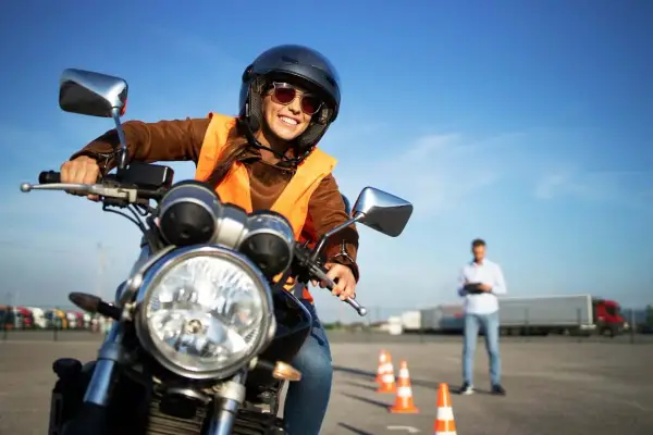 Ile kosztuje prawo jazdy na motor? Pełny budżet