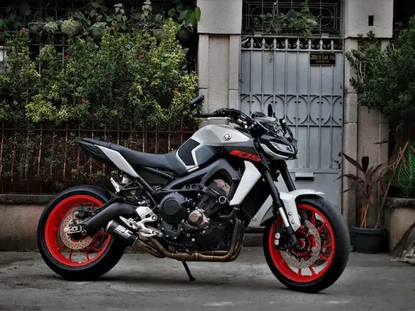 Dziura w wydechu motocykla - Jak naprawić i kiedy wymienić?