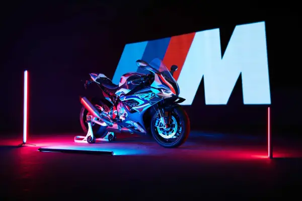 BMW M 1000 R - czy to motocykl dla Ciebie? Analiza i opinie