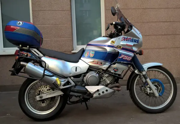 Yamaha XTZ 750 Super Ténéré - Dane, osiągi, zakup i sens dziś