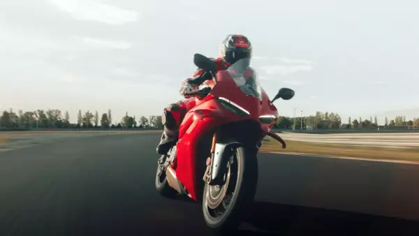 Ducati Panigale V4 S - Czy ten superbike ma sens w Polsce?