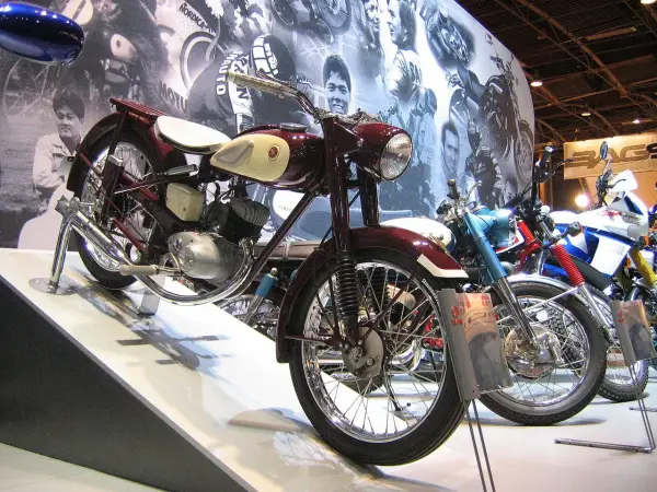 Skąd pochodzi Yamaha? Prawda o produkcji motocykli