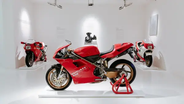 Ducati 916 - Legenda, która wciąż jeździ? Sprawdź!