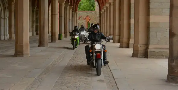 Trasy motocyklowe Dolny Śląsk: Odkryj malownicze szlaki i atrakcje