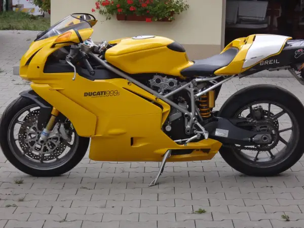 Ducati 999 - Czy ten superbike to wciąż dobry wybór?