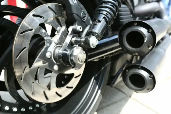 Głośność wydechu motocykla - Limity dB i konsekwencje