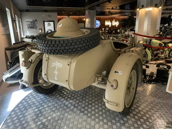 BMW R75 Sahara - Legenda wojskowych motocykli z wózkiem