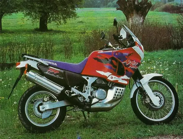 Africa Twin 750 - Dane techniczne i wybór rocznika. Czy warto?